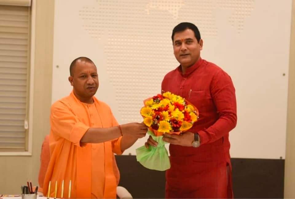 nkgurjar4bjp's tweet photo. इसके तहत टीला मोड़ से दिल्ली बॉर्डर तक आरसीसी एवं टीला मोड़ से मुरादनगर बिटुमिनस रोड का निर्माण चौड़ीकरण के साथ किया जाएगा जिससे आवागमन सुगम और मार्ग टिकाऊ बनेगा।शीघ्रता से मार्ग का निर्माण सर्वप्रथम लोनी बॉर्डर से ही आरंभ किया जाएगा। 

2/3
 #pipelineroad #kanwadroad https://t.co/wvwJtZjcX2