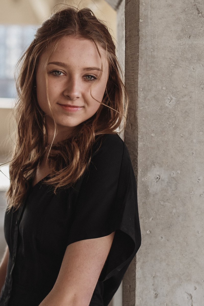 LarryMartinOG's tweet image. Did some senior photos this weekend with the beetle. 
#photography #vwbeetle #portraitphotography