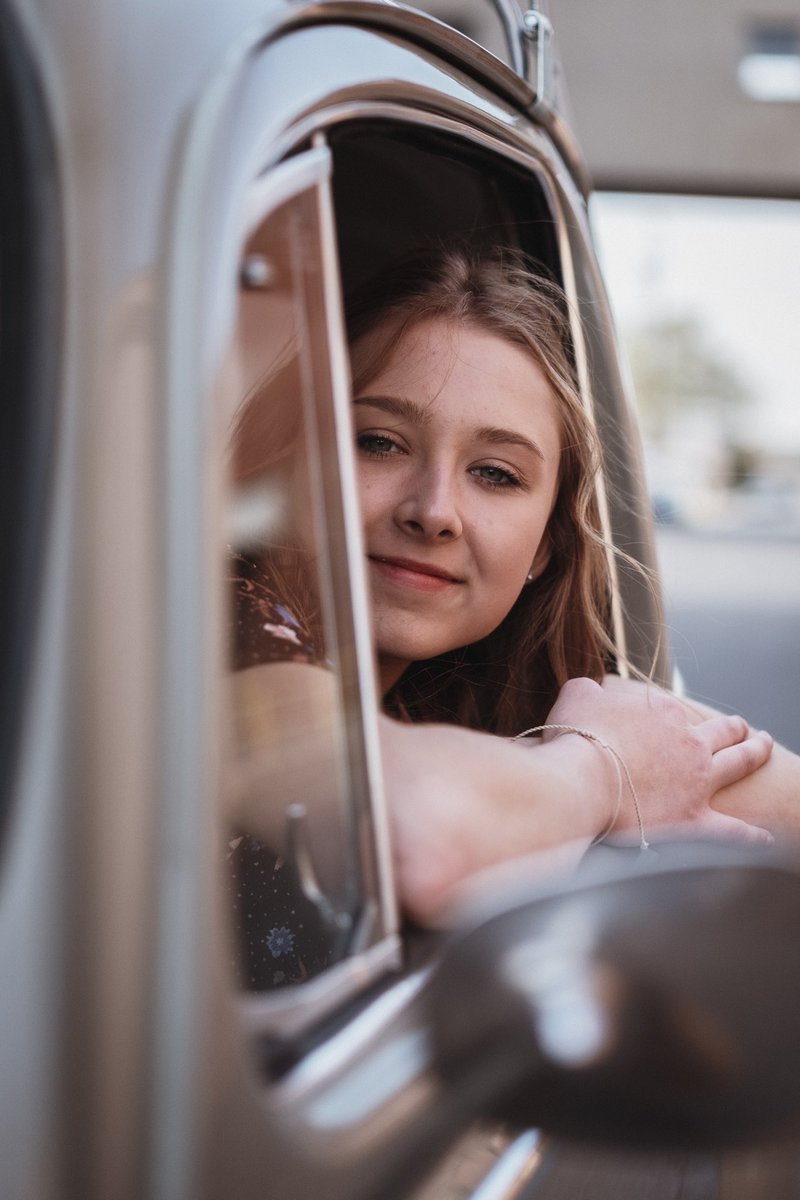 LarryMartinOG's tweet image. Did some senior photos this weekend with the beetle. 
#photography #vwbeetle #portraitphotography