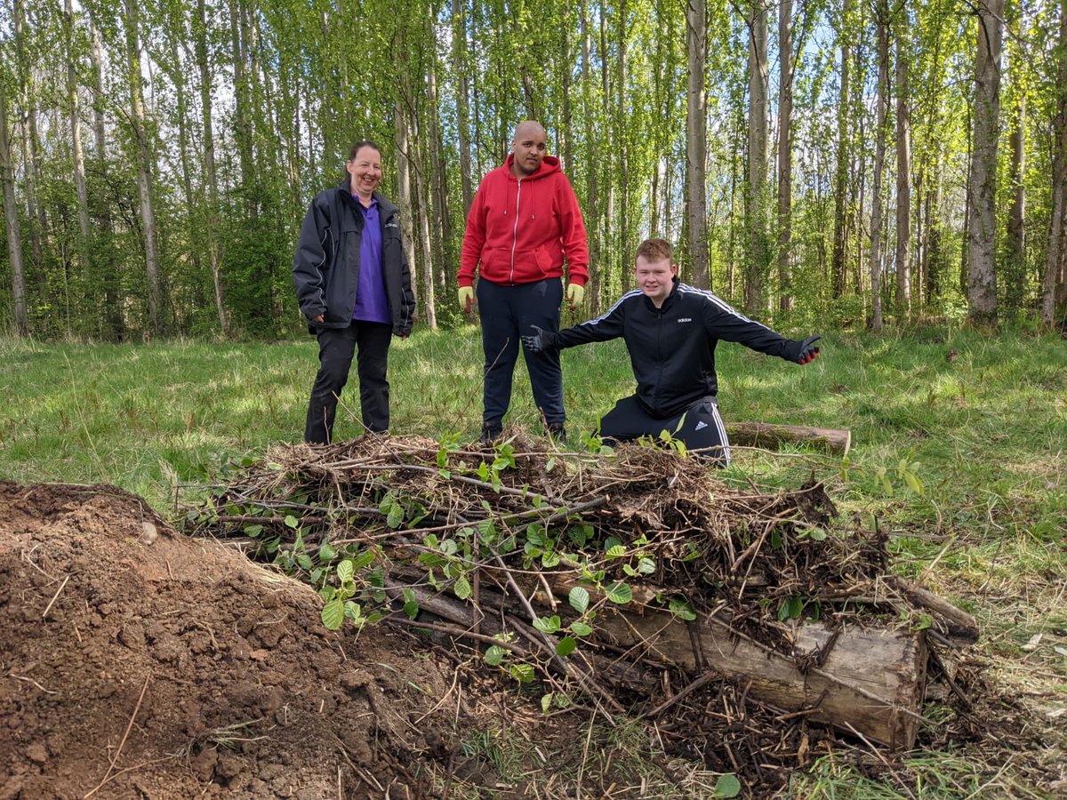 It’s wk 5 of our <a href="/TBF_Glasgow/">Towards Better Futures</a> Get Outdoors youth programme &amp; the participants are well on their way to gaining a John Muir Award! Today they joined Janet from <a href="/ARC_Bytes/">Amphibian and Reptile Conservation</a> to build a hibernaculum which will provide a safe haven for frogs, invertebrates &amp; small mammals 🐸🪲🐹 👏