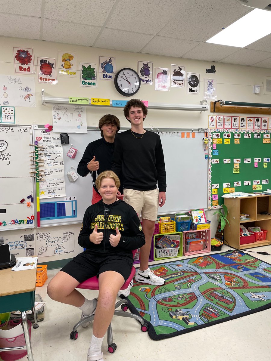 1_LIA_tribe's tweet photo. We enjoyed being @JAofPBTC High School Heroes @JupiterElem and teaching about financial literacy. @jupiter_high @latinosinacti0n #trUStinme #BravesbecomeWarriors 
A special thanks to @jhs_swat
 and the boys volleyball team for joining us @JupiterWarriors https://t.co/R11JBUmr8e