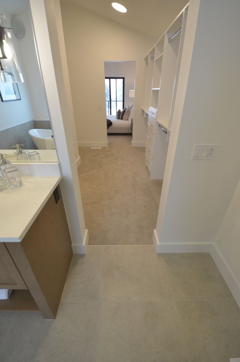 ContempaFloors's tweet photo. Ensuring a seamless transition between different types of flooring is essential for comfort and style. Here's a pic from one of our latest projects to illustrate. #yyc #yychomes https://t.co/7cLSVQM3TT