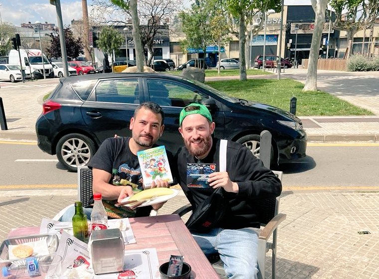 GAIKANPodcast's tweet image. El tomodachi @PointLand de @docujaponizados vino a comer y juntamos un buen menú😜 #RetrogamingTales #EncuentroNoCasual #melón