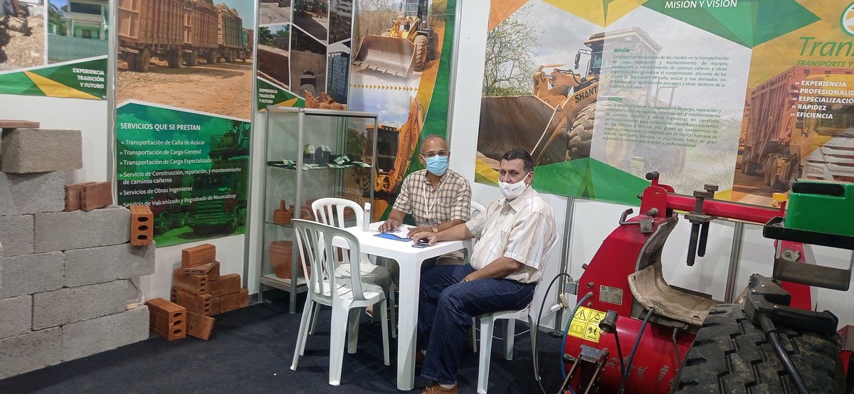Tranzmec's tweet photo. Desde la Feria Internacional de la Construcción en #Pabexpo la Empresa de #Tranzmec intercambia con posibles clientes 🇨🇺🌍
Conozca más de nuestros productos y servicios en el stand 8A, salón B.
¡Los esperamos! 
#ConstruyendoElFuturo #FECONS2022 https://t.co/ueyo8M9iPC
