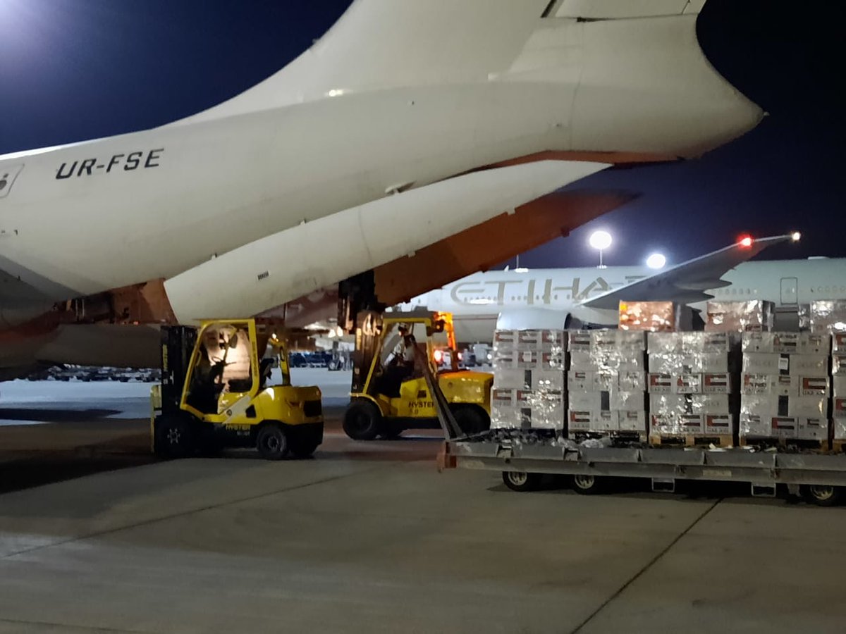 flyskyua's tweet photo. #FLYSKY AIRLINES UKR #UR-FSE #FSU4845 #HUMANITARIAN #UAE-AID 
#ABU DHABI-CHISINAU
#UAE-MOLDOVA https://t.co/gYC1zTMzUs