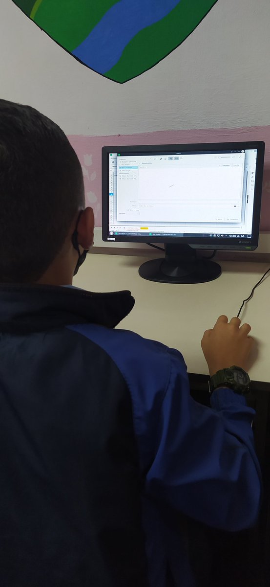 Uso de la hoja de cálculo con operaciones lógicas matemática, con estudiantes de 1er año D. Grupo de Creación y recreación informática