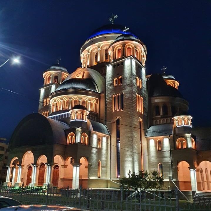 LBDEO_'s tweet photo. Cathédrale de la Dormition de la Mère de Dieu à Deva, en Roumanie. https://t.co/pSbntSzGuh