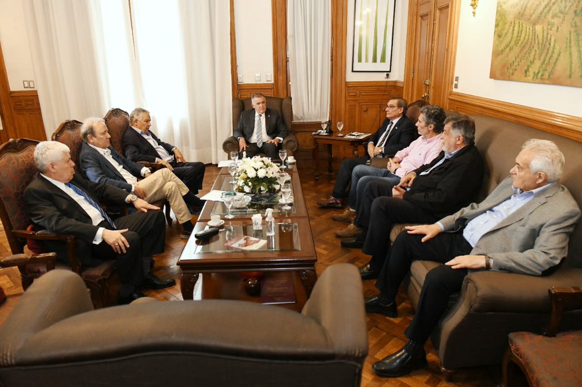 losbalcanestuc's tweet photo. Tucumán avizora una buena zafra
El Gobernador recibió a autoridades del sector para analizar la actualidad y el futuro de la actividad que tiene una importantísima incidencia sobre la economía de la provincia.
Más información 👇
https://t.co/6BdpQKmCMJ https://t.co/TLsGAOLJdq