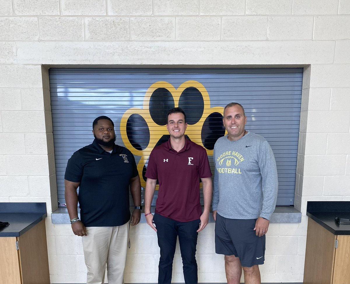TheBallCoach09's tweet photo. Thank you @FORDHAMFOOTBALL and @davidweeks34 for stopping by and checking out some of our student athletes https://t.co/52Eo03HqYK