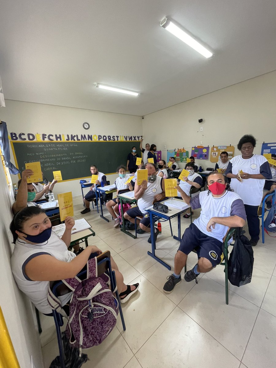 O Distrito de Vila Helena entregou hoje 250 litros de leite na Associação Educacional Santa Rita de Cássia que atende 185 crianças, jovens e adultos com necessidades especiais. O Pastor Wagner Piazze e o Pastor Wallace Oliveira acompanharam de perto essa entrega especial.