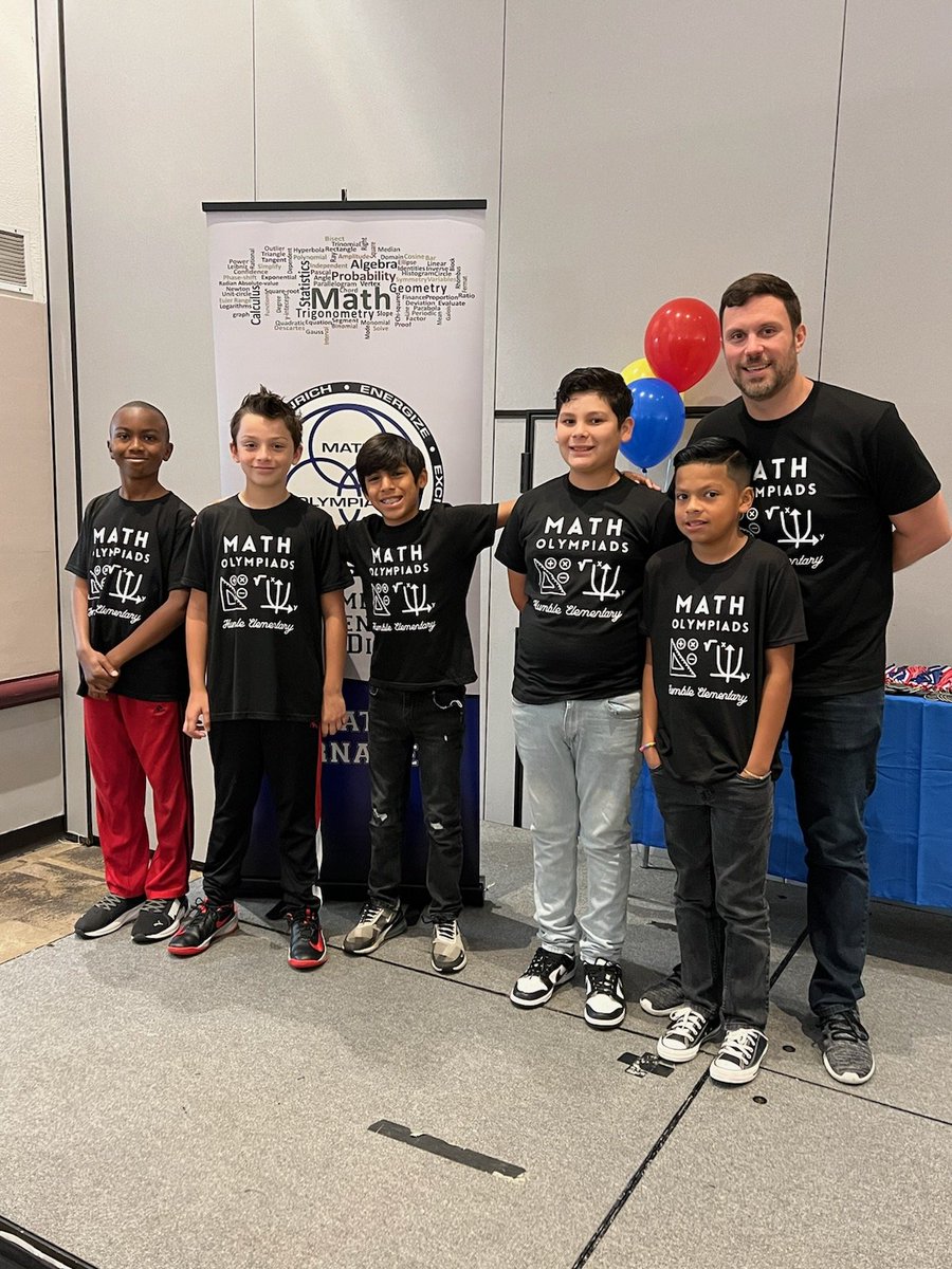 tarabrogers's tweet photo. Cheering on our @HumbleISD_HE Wildcats from Campus!! We are so proud of you..and a special shout out to Mr.Reni @dhreni for leading the way! https://t.co/0YImzdrJw8