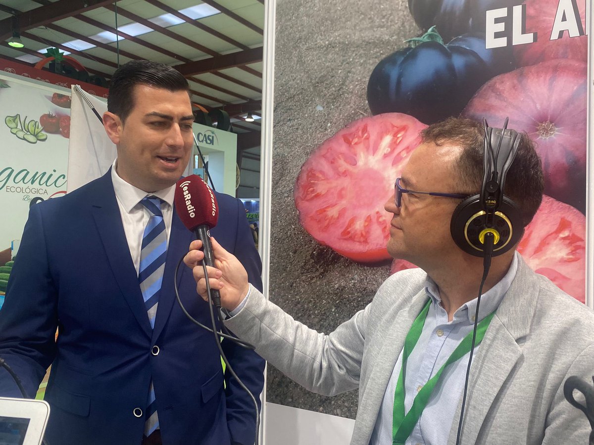 Esta mañana nuestro 𝐕𝐢𝐜𝐞𝐩𝐫𝐞𝐬𝐢𝐝𝐞𝐧𝐭𝐞 , <a href="/JFGARREQ/">José Francisco Garrido</a> ,ha sido entrevistado en Es Radio Almería en la inauguración de la 𝗫𝗩 𝗘𝘅𝗽𝗼𝗹𝗲𝘃𝗮𝗻𝘁𝗲 𝗡𝗶́𝗷𝗮𝗿,dónde ha acompañado a todas las empresas y agricultores del municipio. 

esradioalmeria.com/2022/04/27/exp…