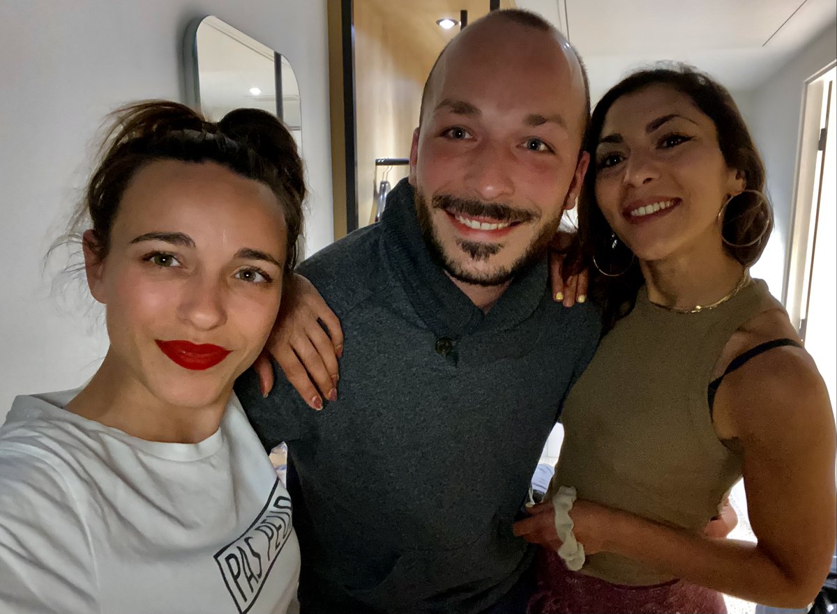 laborde_t's tweet photo. Au #BigTour  festival à #bordeaux, #Cenon, ce n'est autre qu'Elisa du groupe #LEJ qui m'a fait confiance pour ses soins. 

Un grand Merci à elle. 

@LucieElisaJulie
 
Une belle rencontre qui clôture une semaine folle commencée dans les coulisses de l'@ArkeaArena https://t.co/rM8ina29NQ