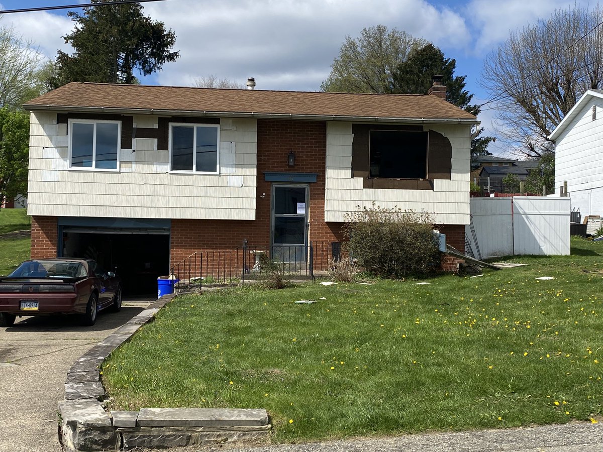 RossGuidotti's tweet photo. A Hempfield Home was damaged after a suspect natural gas explosion. We spoke to a young woman who was inside at the time of the blast. She tells KDKA she smelled natural gas when she woke up followed seconds later by an explosion! The story tonight on KDKA-TV https://t.co/eu4QAYZFqw
