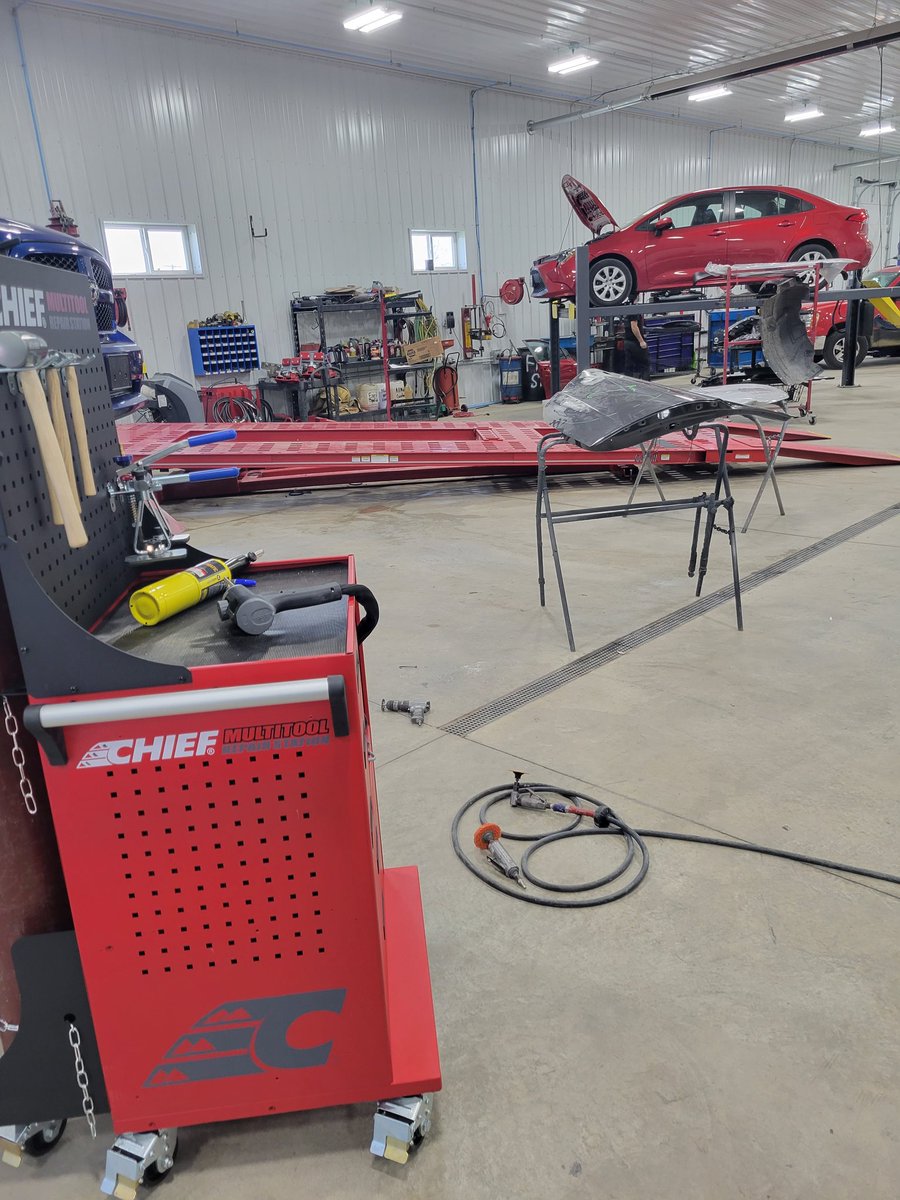 CollisionEqEx's tweet photo. Crouse Body Shop in Warsaw,  IN. was not getting the results they wanted from their Car-O-Liner aluminum dent station.  The Chief M35 Pro Dent Station provided the results their technicians are looking for to produce the high quality repairs Crouse Body Shop is known for. https://t.co/WXVyme7eUU