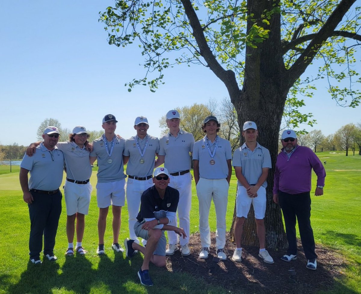 Congratulations to the Helias Boys Golf Team who finished in 1st place at the CMAC Conference Tournament at JCCC today.
Congratulations to First Team All Conference, Davis Linhardt 1st place, Graham Johnson 2nd place, Archer Schneiders 3rd place, and Burke Bauer 5th place.