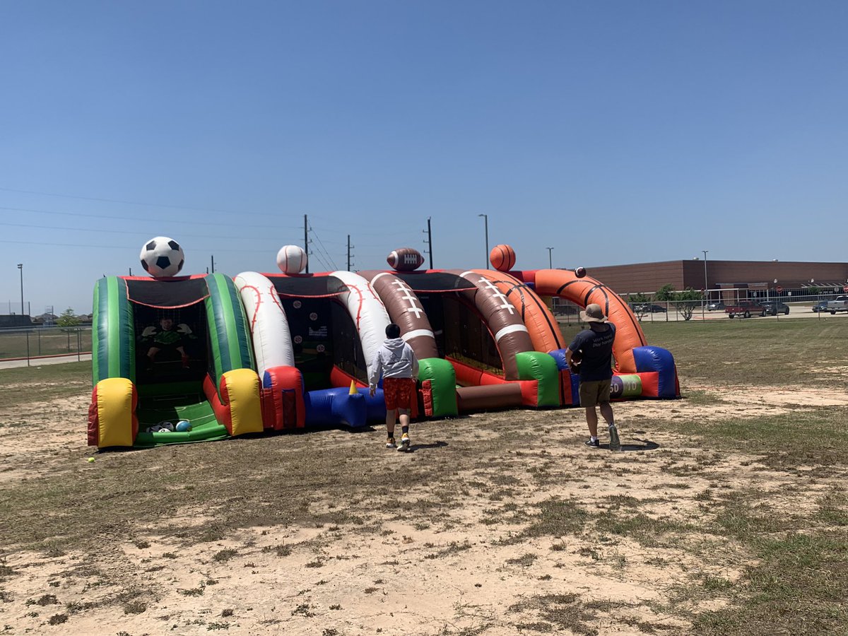 Great Day of Awesomeness provided by our great <a href="/stockdickjhptsa/">Stockdick JH PTSA</a>! Awesome chance to see some very deserving students have some extra fun.