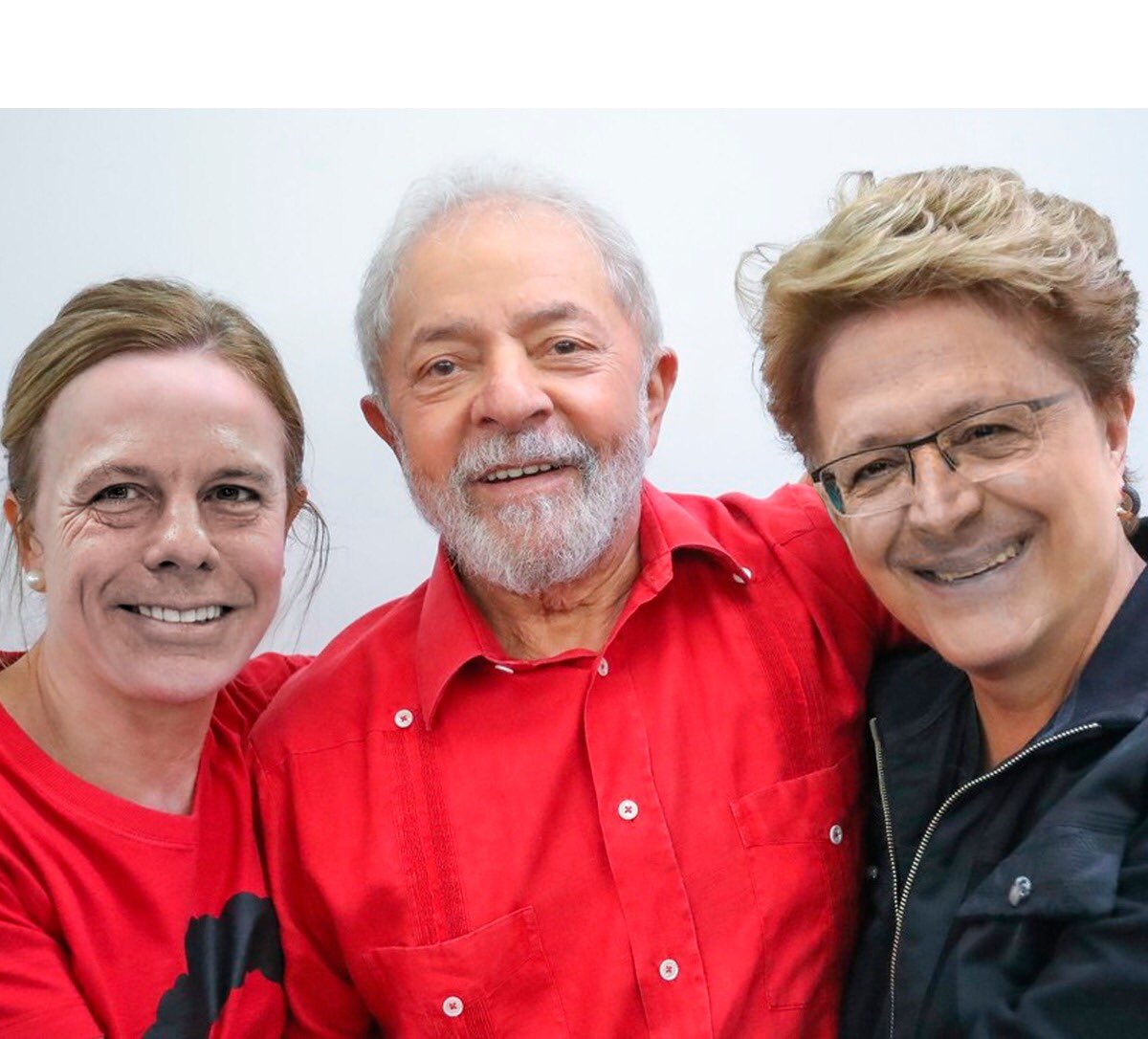carteiroreaca's tweet photo. Tucanos e Petistas: irmãos siameses, duas faces da mesma moeda! https://t.co/UPgFe4mDmU