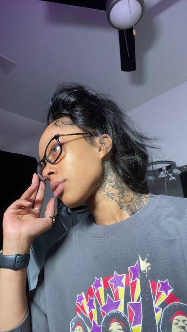 Had to add myself real quick 🥰 https://t.co/SlSSfxxEg4<a href="/tag/jokes"class="tags"><span>#jokes</span></a><a href="/tag/thereallulbenzie"class="tags"><span>#thereallulbenzie</span></a><a href="/tag/lulbenzie"class="tags"><span>#lulbenzie</span></a>