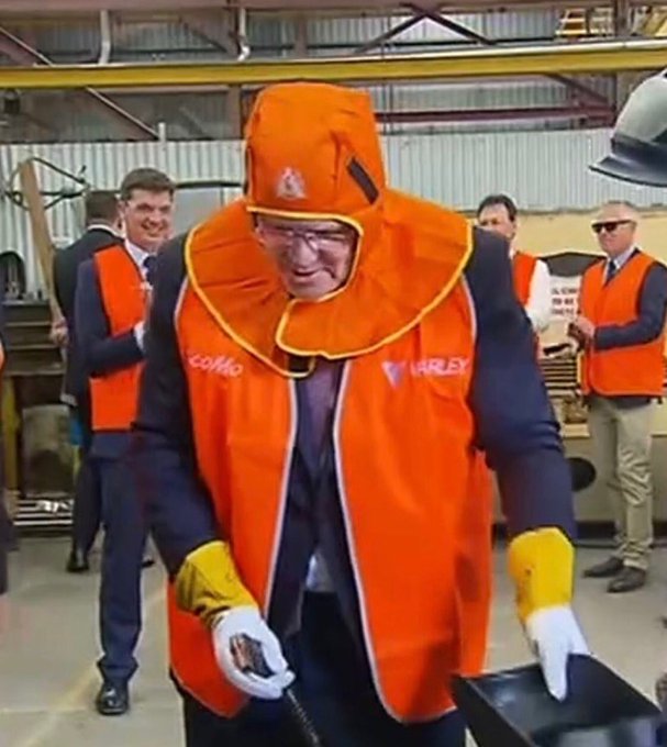 ItsBouquet's tweet photo. Albo's still got a way to go before he reaches the style heights of Morrison. https://t.co/KnHI5dbUfg