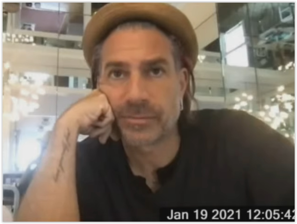 amys_bus_ticket's tweet photo. Just say it, man...

You're an 'entertainment pimp'.

#ChristianCarino.

https://t.co/A3YELQ8xzq  

#JohnnyDeppVsAmberHeard 
#JohnnyDepp.
#AmberHeard. https://t.co/k6Jaju2CbK