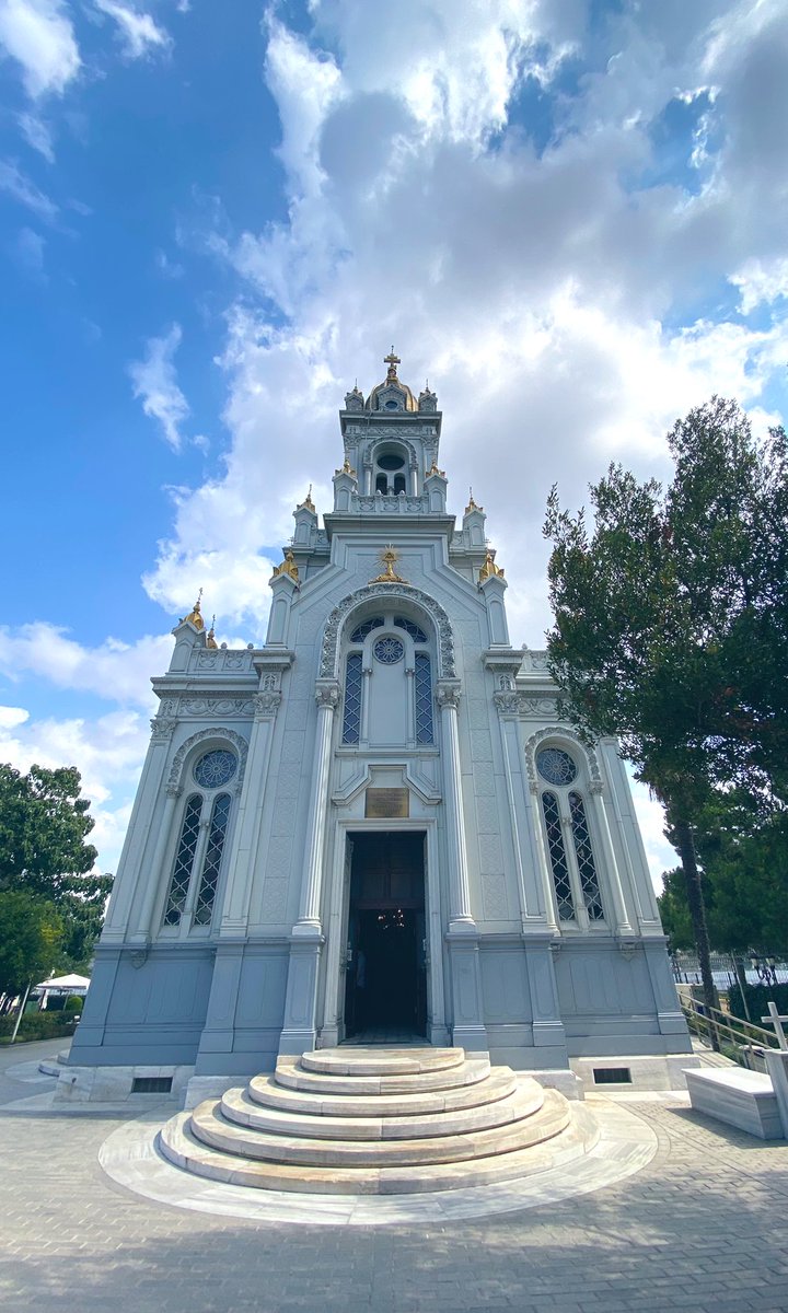 keremstories's tweet photo. Dünyada 3 örneği olan bu kilisenin son ayakta kalanı İstanbul’da.

Sveti Stefan Kilisesi, tamamen demirden yapıldığı için diğer adıyla Demir Kilise. https://t.co/yl8npytcrr
