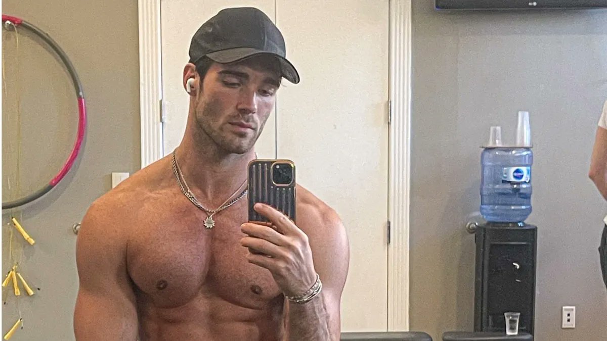 socialitelife's tweet photo. Did you miss #MaleModelMonday? We have photos of
#JanisDanner
@KyleKleiboeker
#AlekandarRusic
@RiverViiperi
#FredericoCola
#IkceWicasaQuiles
#JarrodScott
#BenjaminCrofchick
#ElliotMeeten
#StefanoTomadini
See the pics: https://t.co/epxlIf0aCC https://t.co/xzpFcLEnWd