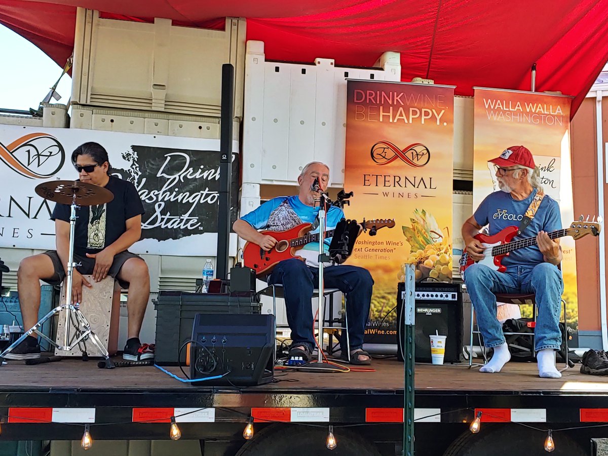 Join us tmrw for Thursday Night Lights <a href="/Eternal_Wines/">Eternal- Estate winery & vineyard</a> We welcome the Red Shoe Trio! Come hungry because Taqueria Mi Pueblito will be on hand. Free admission for anyone wearing red shoes (At least partial) 
#WaWine #WallaWalla #WallaWallaWine #WallaWallaMusic #Wine #Music ##Winery