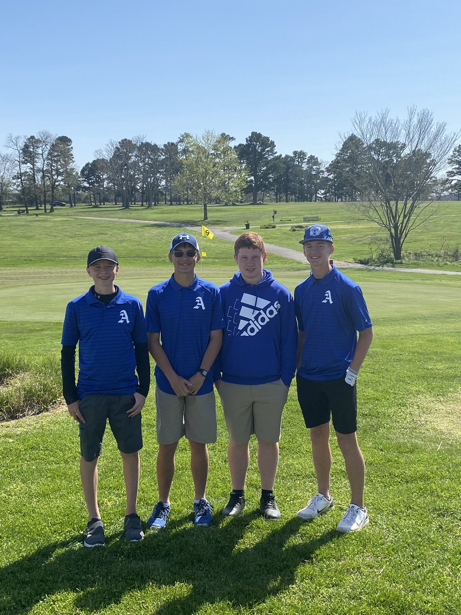 SCA All-Conference Golfers!!

Drew Clevenhagen-1st Team All-Conf (86) 

Brayden Loftin- 1st Team All-Conf 
(88)

Spensar Seiger-1st Team All-Conf
(88)

Conner Prock -2nd Team All-Conf 
(90)