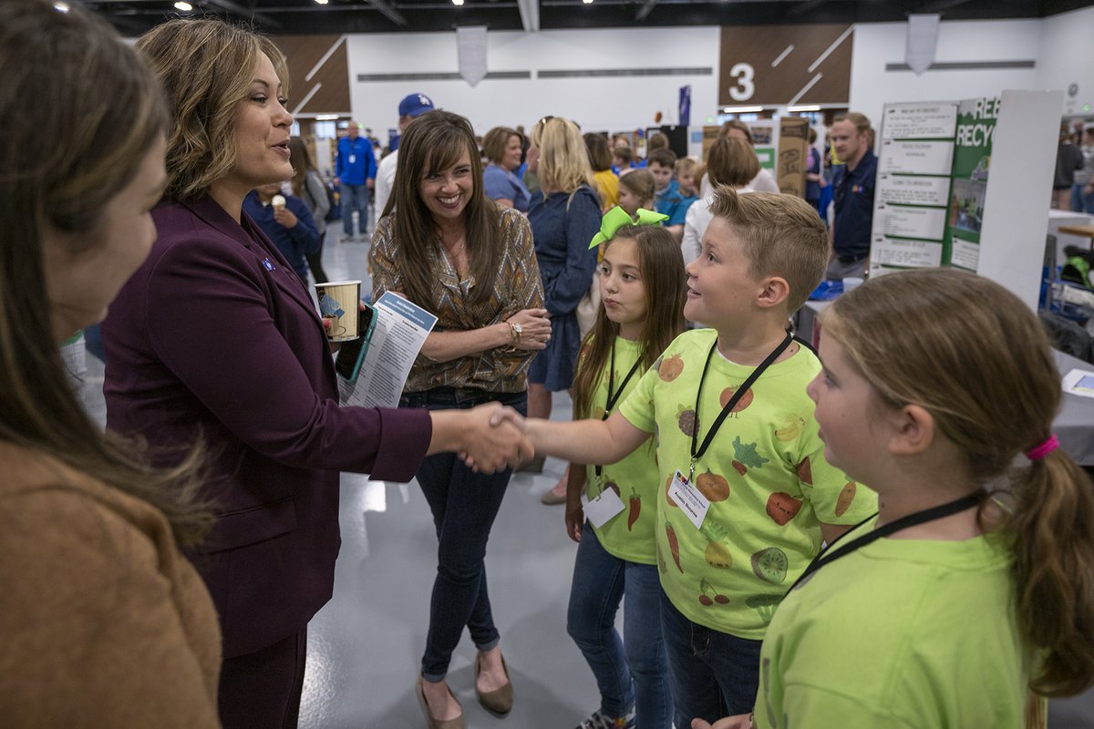 KyDeptofEd's tweet photo. New from @LtGovColeman: Make a difference by volunteering at your local school

"It takes a servant’s heart to build a better tomorrow, one child at a time. Our schools need our help."

Read more on Kentucky Teacher: https://t.co/Bn8XKItMLK #KyEd https://t.co/EgvDrOG7Ca