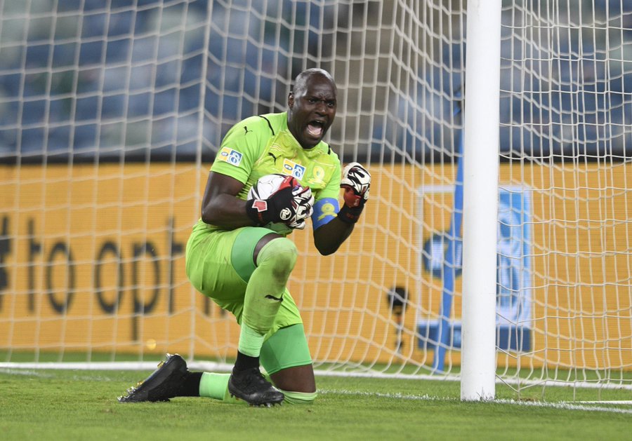 jackkomakech's tweet photo. Congratulations Big Brother @masindeonyango &amp; @Masandawana upon winning the DSTV @OfficialPSL 2021/22 season!! I am very proud of your achievement. It was most likely difficult to win the competition but at the end you guys finally made it. https://t.co/yLHvtWqFAW