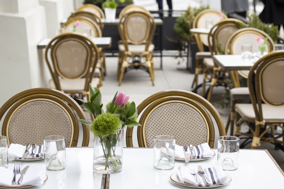 boweryroad's tweet photo. Celebrate Mom at Bowery Road 🌸Book Your Table for #MothersDay w/ Link in Bio // @HyattUnionSqNYC @UnionSquareNY #UnionSquareNY #USQEats #BoweryRoad https://t.co/fuwOzEHSq0