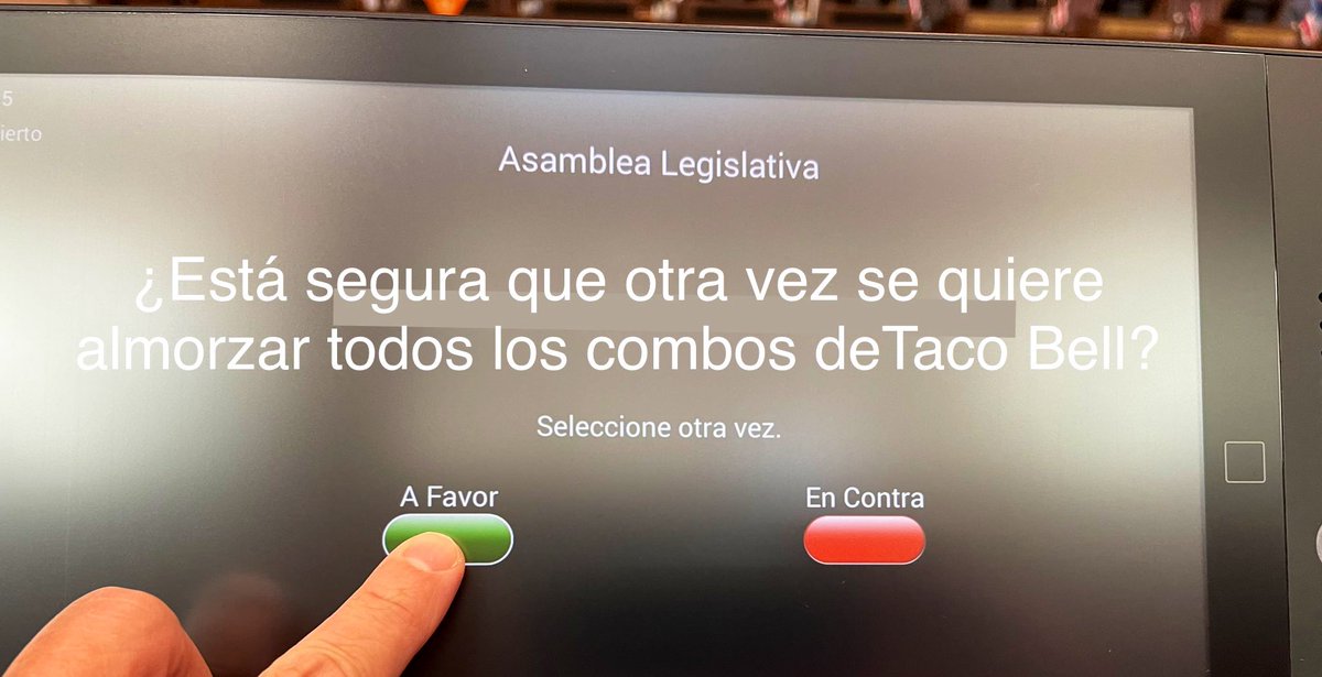 paolagaver's tweet image. Disfrutando de mis últimos días como diputada haciendo lo que mejor se hacer. 🌮🌯🥤😋