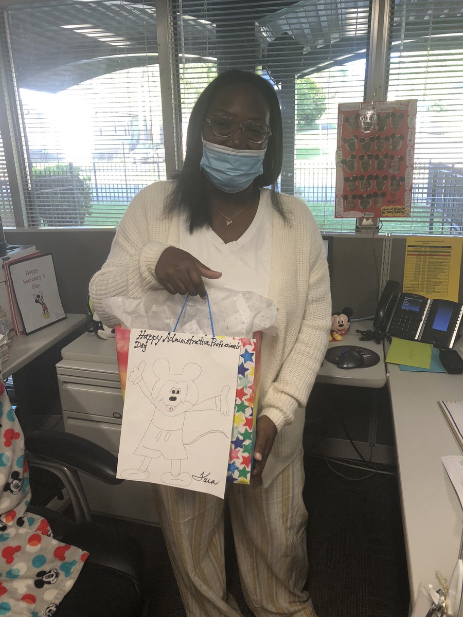 fair_garden's tweet photo. Happy Administrative Professionals’ Day to Tracey. Thank you for being our gatekeeper @fair_garden. Thank you for promoting a welcoming front office environment. Thank you for all that you do. 🥳 https://t.co/YwICAIGXBl