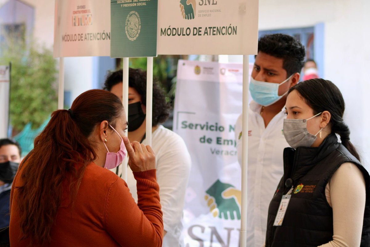 En el Barrio #Xallitic organizamos la Jornada de Atención en Seguridad y Salud en el Trabajo con 28 servicios de asesoría enfocada a la seguridad en el ámbito laboral y social, participaron <a href="/SEDARPAVer/">Desarrollo Agropecuario, Rural y Pesca de Veracruz</a>, <a href="/SSALUDVeracruz/">Secretaría de Salud de Veracruz</a>, <a href="/difxalapa/">DIF Municipal Xalapa</a>, entre otras.

#DedicaciónConstante
