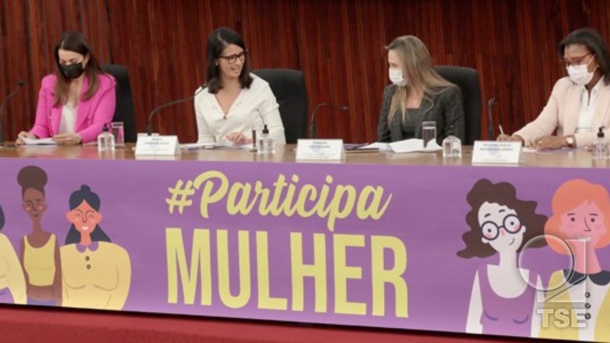 TSEjusbr's tweet photo. #ParticipaMulher 👱🏽‍♀️Deputadas destacam conquistas femininas e desafios em busca da igualdade de gênero. O seminário realizado pelo @TSEjusbr promove debate sobre representatividade das mulheres na política: https://t.co/dKofqe6GM9 👩🏻‍💼 https://t.co/g1NiqN4fgN