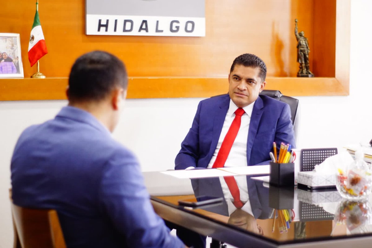 jmvalerapiedras's tweet photo. Un gusto recibir a mi amigo José Juan Estrada, Diputado local y Presidente de la Comisión de Migración de la @legislaturaZac con quien tuve una interesante plática sobre la figura del Diputado Migrante. https://t.co/1cbla6Jc8V
