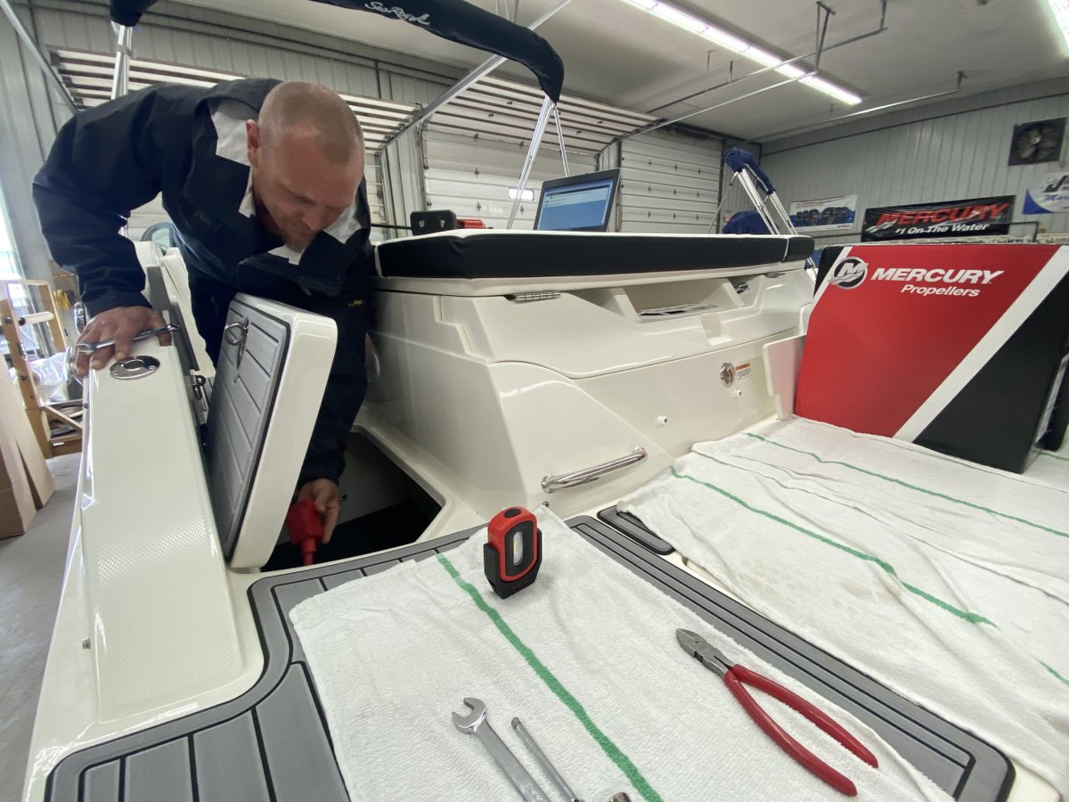 walstrommarine's tweet photo. Today we take a look at Tommy Mayes, our rigging specialist at our Traverse City location! 🙌👍
•
Tommy has been working in the marine industry for about 18 years total with 7 years at this location. He began, like most, working as part of the yard crew and then worked his.... https://t.co/HKtcs2UcMG