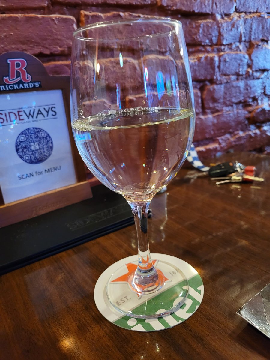 armstrongshorty's tweet image. Wine Wednesday🥂 #yummy #9oz #tastesogood