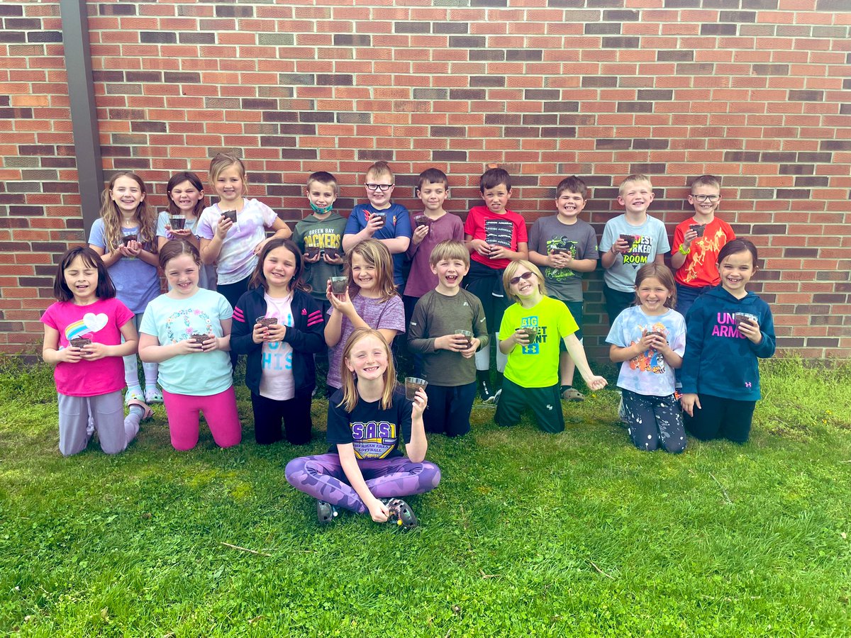 Mast_2nd's tweet photo. Planted sunflowers today and are patiently waiting to see them sprout!! 🌻 #bulletpride #connectses https://t.co/5XV0AOORTp