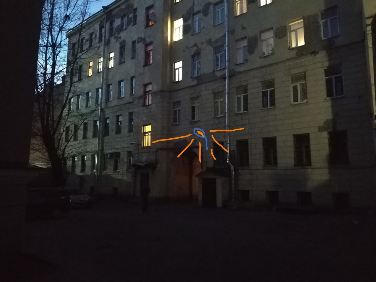 Улица горящих фонарей магнитогорск 2024. Темный двор фото.