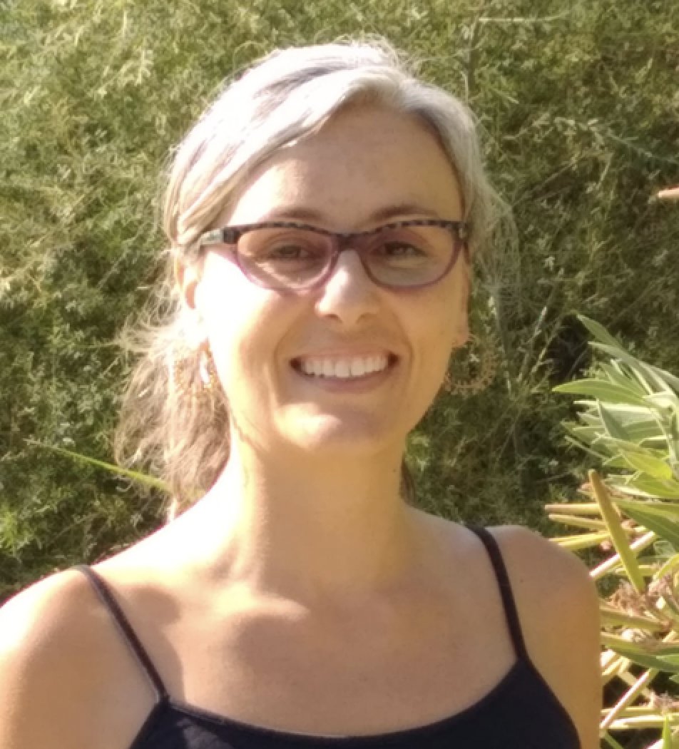 Et presentem els 4 professors de l'#escola d'#estiu #2022

👉 Vinyet Mirabent, #Psicologa clínica i #psicoterapeuta
👉 Mark Dangerfield #Psicòleg #clínic.
👉 Jordi Arévalo #Psicòleg i #Psicoterapeuta
👉 Mariola Bernal #Antropòloga  

Tota la informació a  bit.ly/3Eanrzc