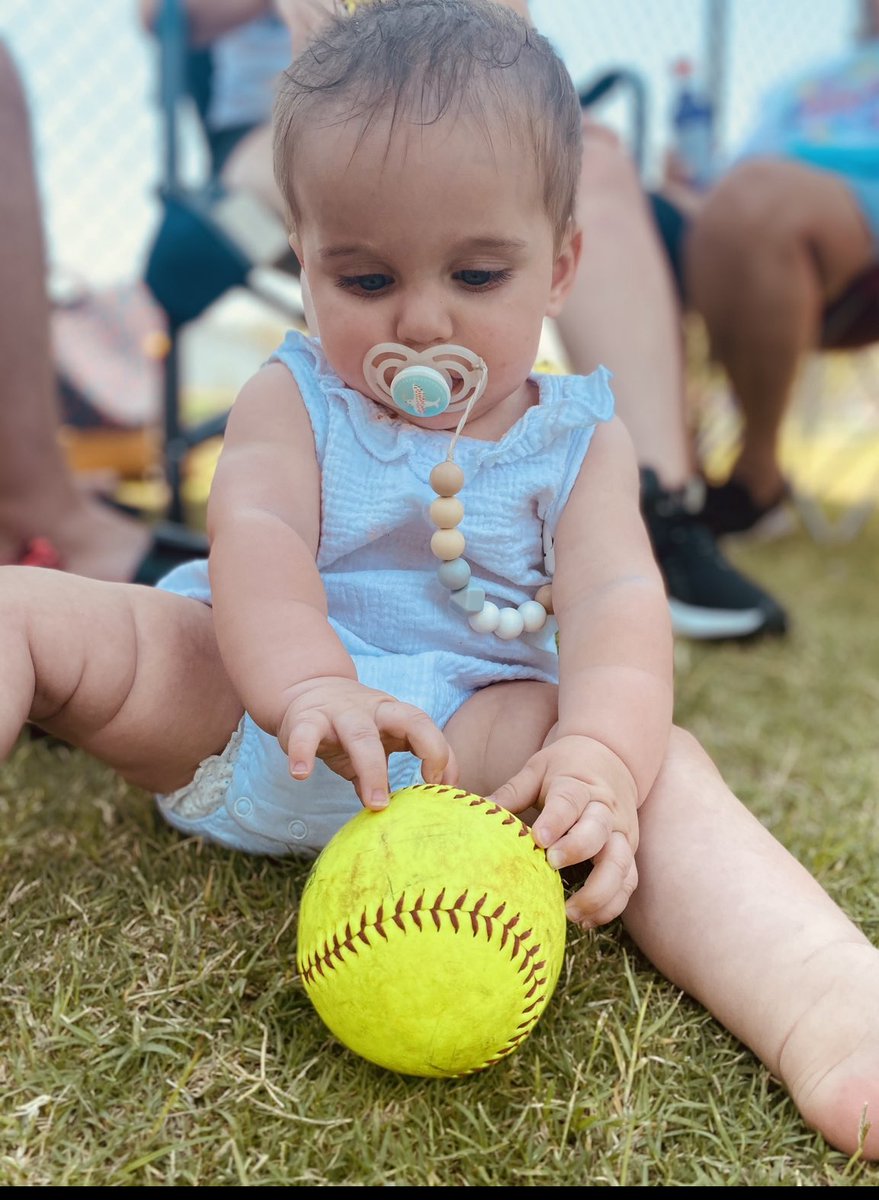 BCHS_Softball15's tweet photo. Tomorrow night will be “Emma Night”. Emma Davis will throw out our first pitch. Come out and support not only the Davis Family but also our team. Game time is 5:30 #emmastrong #fightlikeatiger https://t.co/6atFUJ6I4L