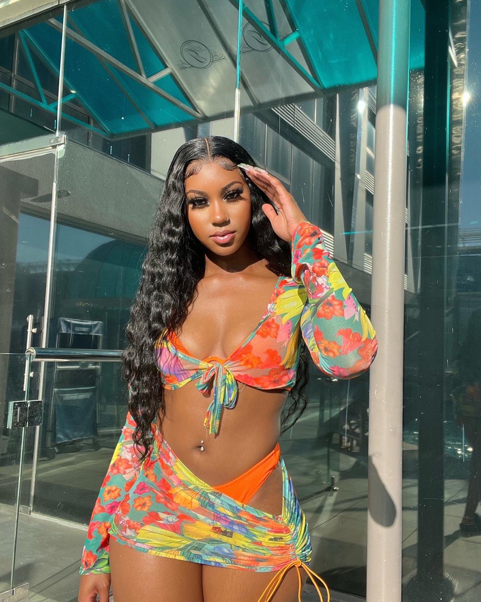 Taylor Davis🧸 tweet media