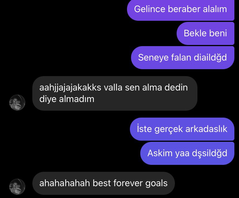 acelyaceliker's tweet photo. Arkadaslar mezun olalı 1 sene olmus daha fazla söylenicek bisi yok @niiluferyavuuz https://t.co/syTSJcgXP1