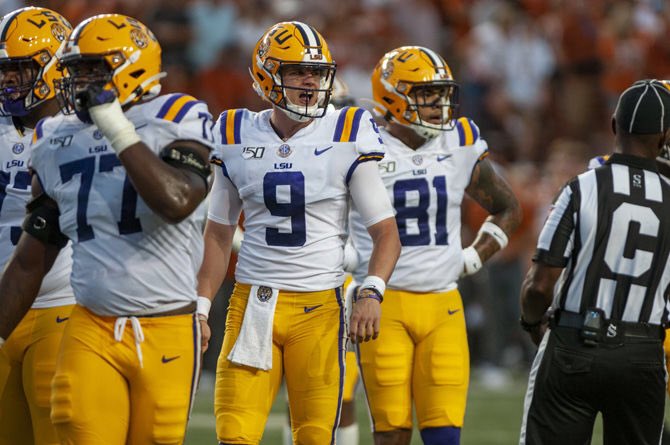 MaxAnders0n1's tweet photo. I am so thankful to say that I’ve received an offer from Louisiana State University 💜💛@CoachBrianKelly @coachbraddavis @CoachKerryCooks @thecoachhill @CoachRobo55 @FiveStrongOLine @RHS_FBRecruits https://t.co/kYMCMHrCwM