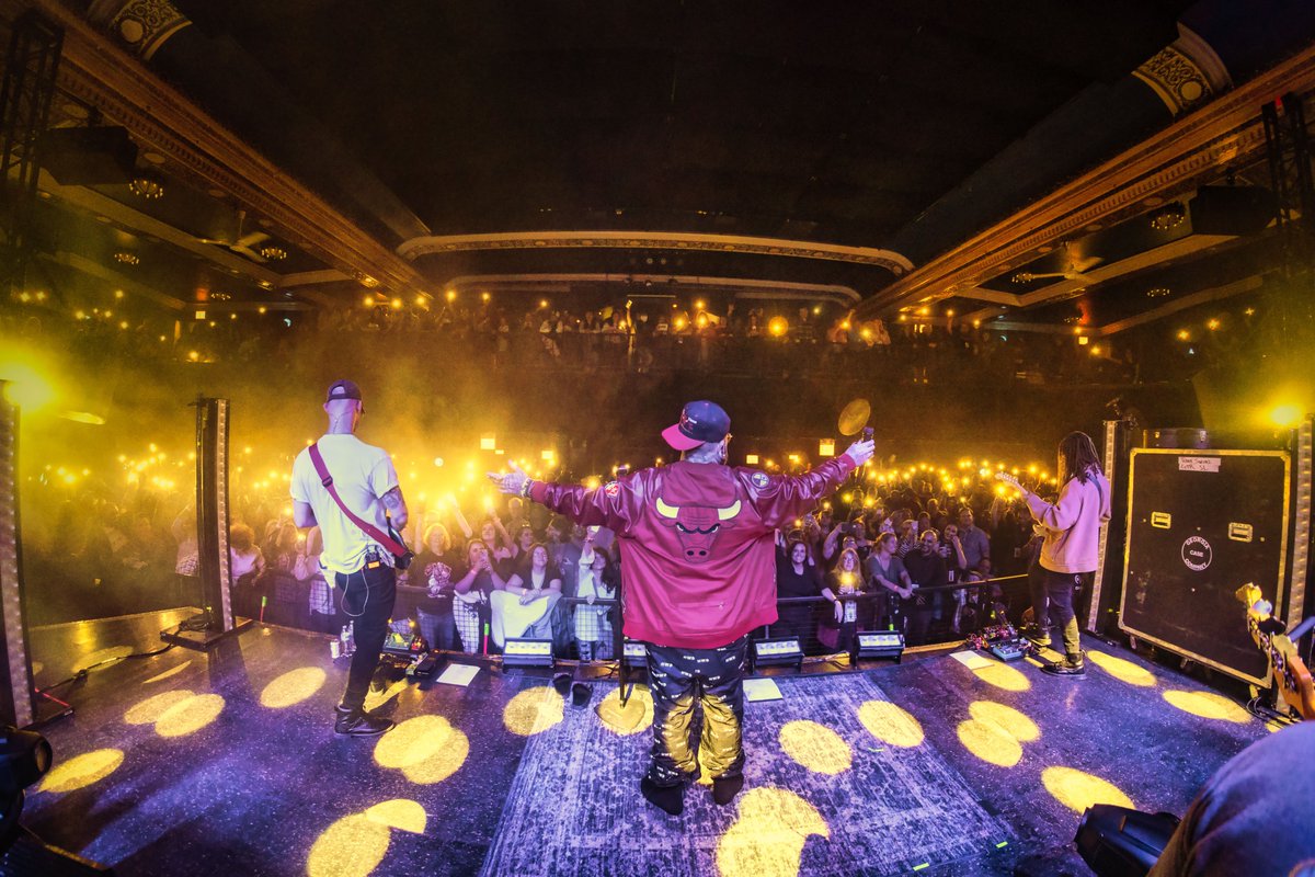 teddyswims's tweet photo. Just taking a moment to thank y'all for showing out to these crazy shows. Can't believe we get to live this life!

📸 • @theworkofjar https://t.co/tBh7Ow7baU