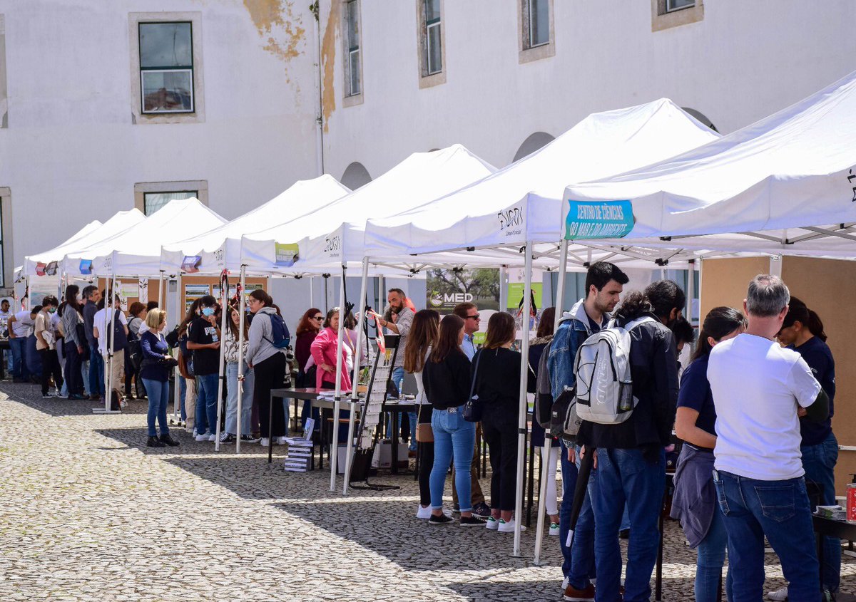 ICT60634910's tweet photo. O primeiro festival de ciência foi um sucesso! Voltamos a encontrar-nos para o ano! @univdeevora #icterra #Science @MED_UEvora https://t.co/5kM9aEt3nj