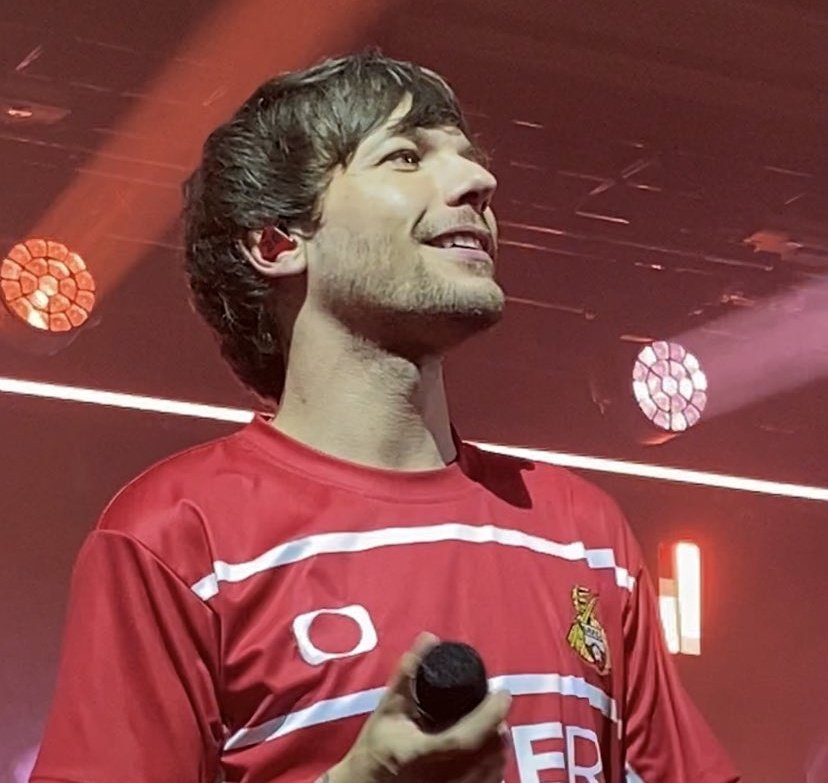 dlibyhpallom's tweet photo. why do we love Louis Tomlinson
~ long thread ~ https://t.co/STJzsCb9D9