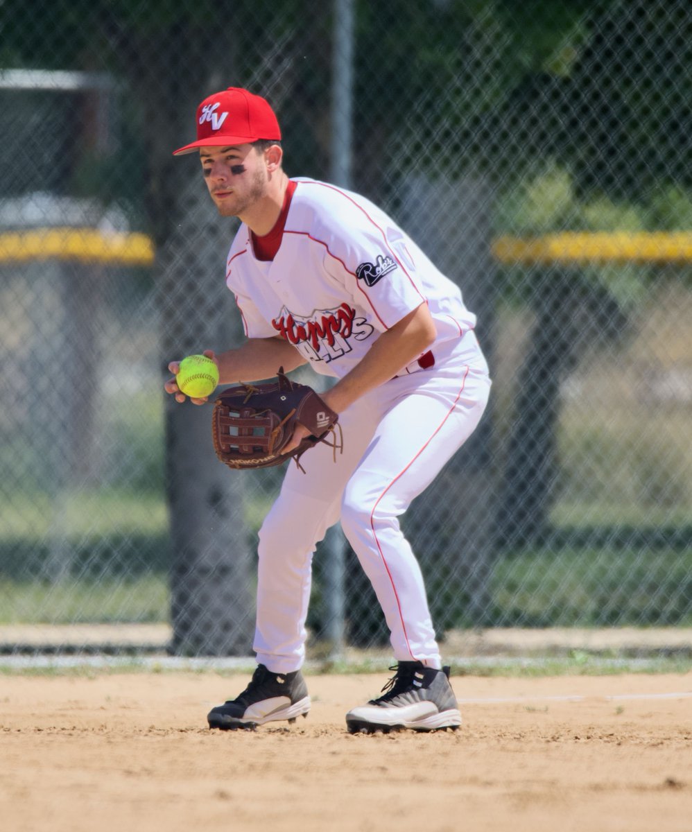 DNJmedia's tweet photo. 📸|| Nick playing softball in LA on April 26th 2022 https://t.co/kMvNHi48nV